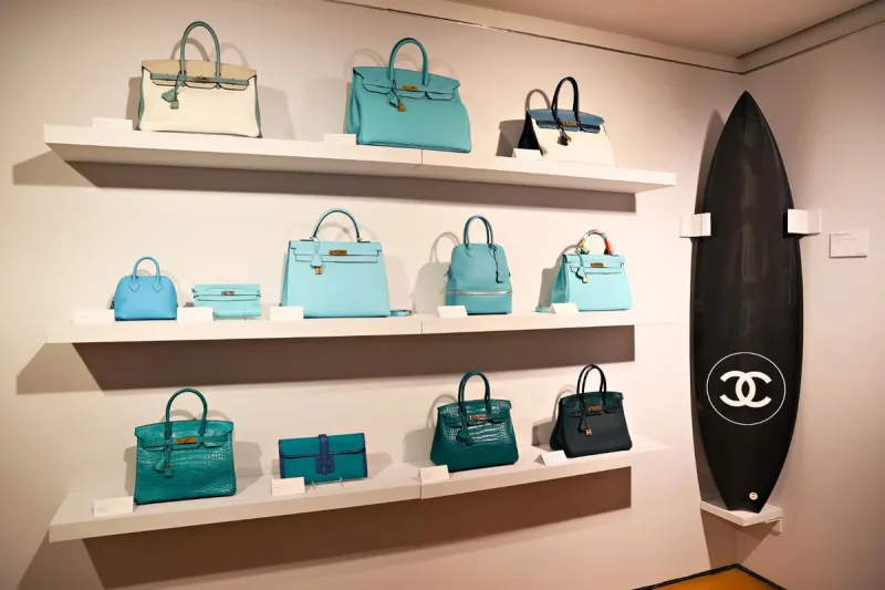 New Princeton boutique barely open before $250K smash-and-grab