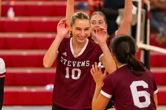 Women's Volleyball Downs Sarah Lawrence in Four Sets