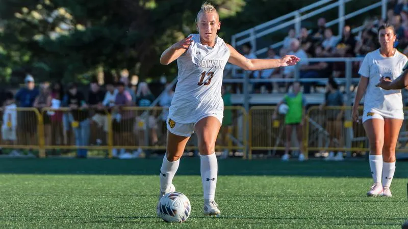 Offensive Outburst Paces #18 Women's Soccer Past Penn State-Brandywine, 8-0; Dzierzgowski Nets Two Goals in Win