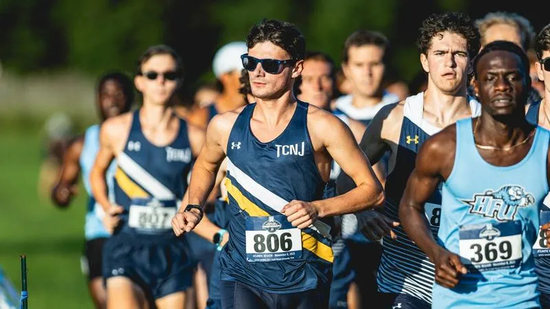 Men's Cross Country Kicks Off New Season, Triumphs at Herb Lorenz Invite