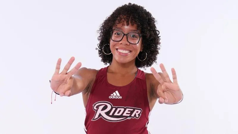 Women's Cross Country Places Second at Lafayette Invite; Men Place Third in Easton