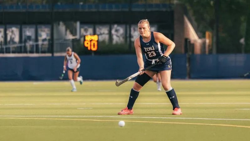 Field Hockey Held Down by No. 4 Hopkins