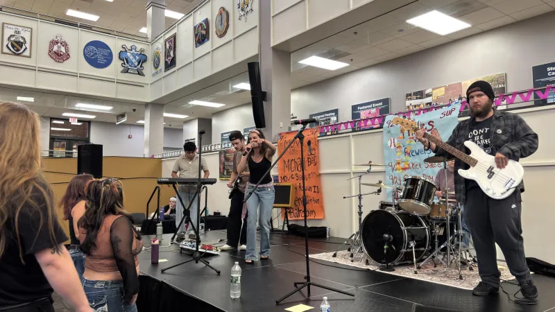 Student University Programs brings early 2000s nostalgia to Rowan