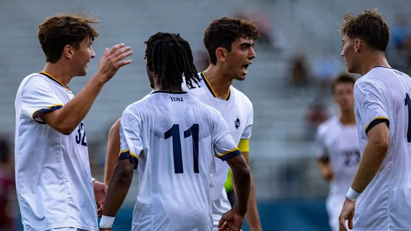 Men's Soccer Extends Unbeaten Streak to Five With 1-1 Tie Against Muhlenberg