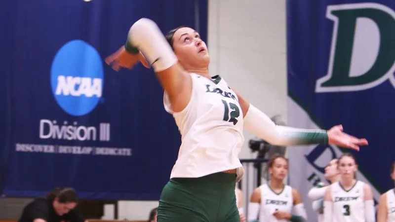 Rutgers-Camden Rallies to Edge Women's Volleyball