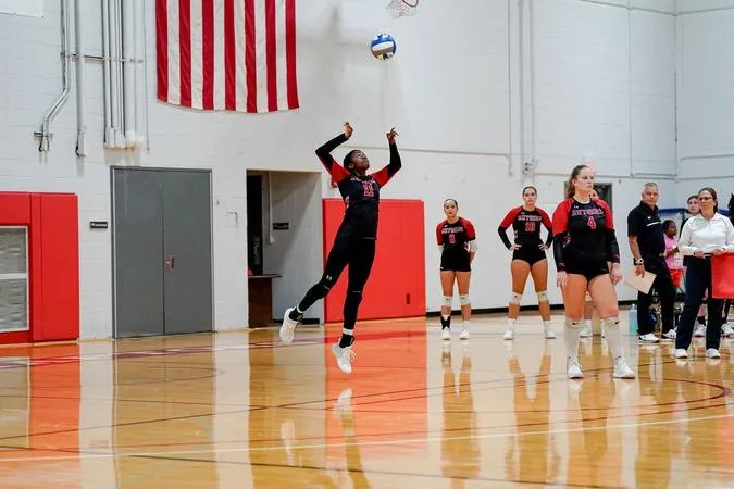 Women's Volleyball pulls reverse sweep in five-set thriller over Drew