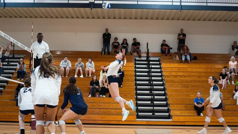 Volleyball Sweeps Maritime at Home