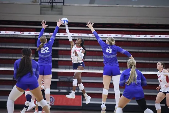 Highlanders Push Seton Hall to Five Sets Thursday Night