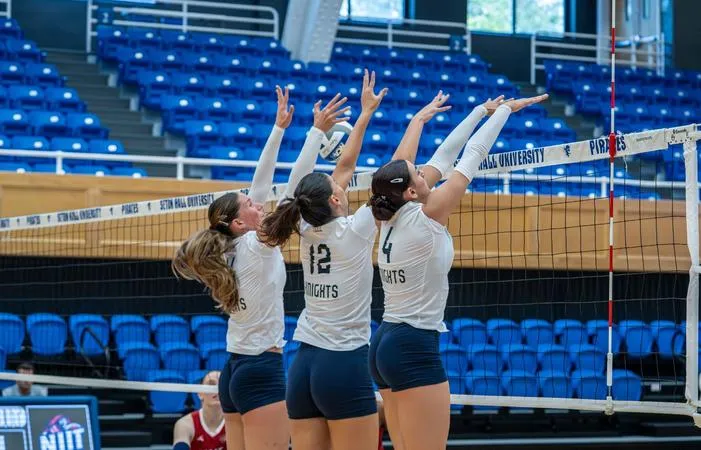 Knights Fall in Four Sets at Syracuse