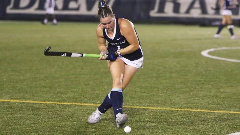 Kopec, Seferovic Lift Field Hockey to First Win