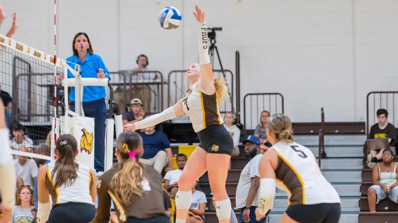 Chadwick, Smart Help Volleyball Defeat Haverford, 3-0, for Fifth Win in a Row