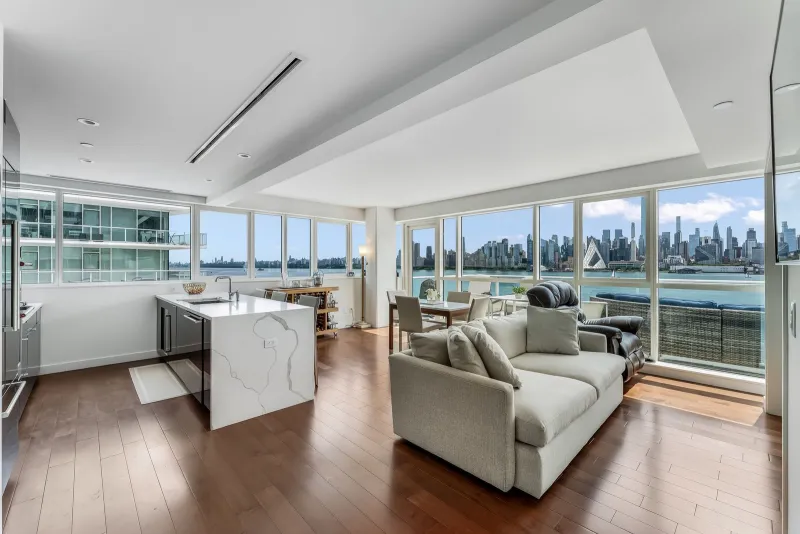 Panoramic Manhattan Views and a Private Terrace Define This Avora Residence