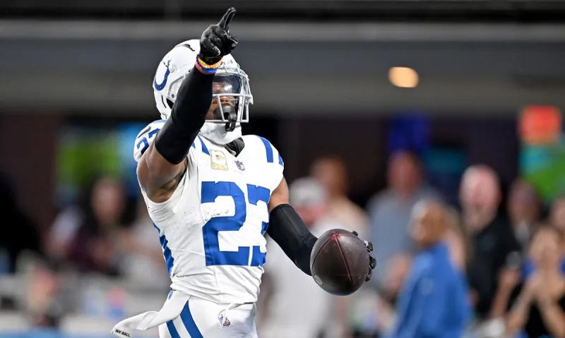 Eagles Sign Former Pro Bowl DB Kenny Moore to Practice Squad