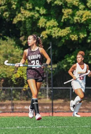 FIELD HOCKEY FALLS ON THE ROAD AT WESTCONN