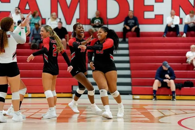 Women's Volleyball opens NJAC play with win over Rutgers-Newark