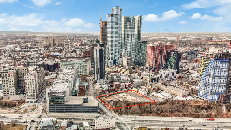 Jersey City's Bergen Arch Plaza Site Sells for $26 Million