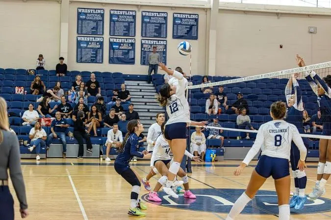 Cyclones Battle Ramapo in Four-Set Road Match