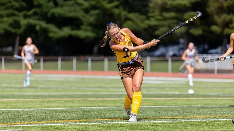 Kowalczyk and Weisler Score in the Final Minutes as Field Hockey Defeats #17 Washington and Lee, 3-2