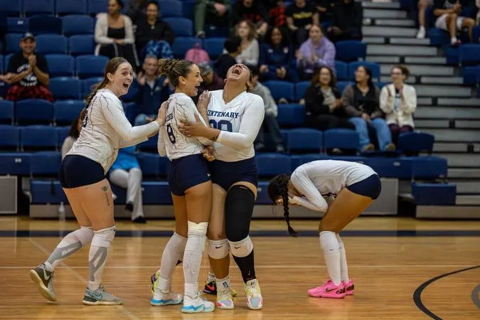 Cyclones Outlast Cedar Crest in Thrilling Five-Set Victory