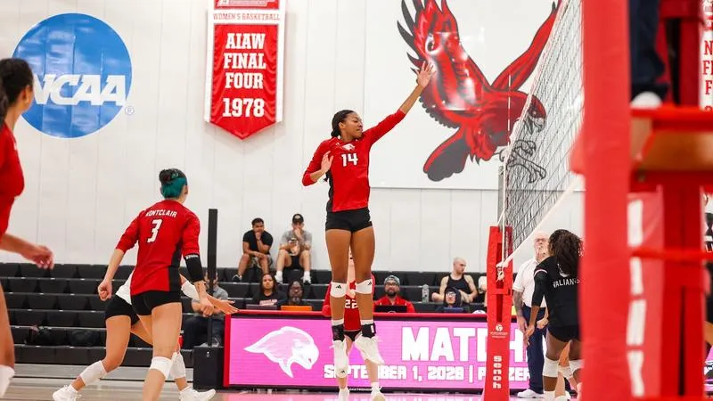 Volleyball Holds Off SUNY New Paltz in Five Sets
