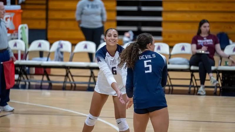 Volleyball Dominates in 3-0 Sweep of Delaware Valley