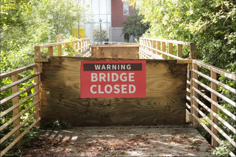 Bridge between Wilson and Business Halls closed