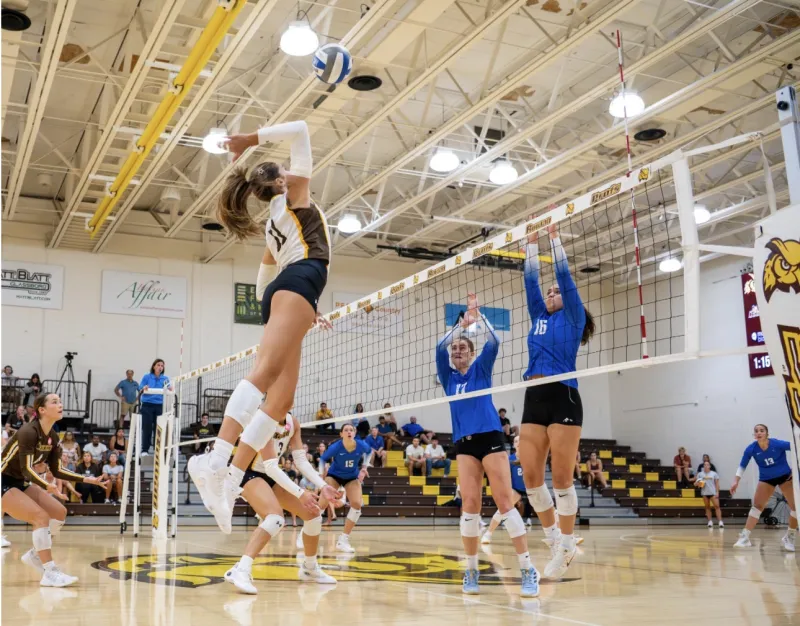 Rowan Volleyball opens conference play with eighth-straight sweep