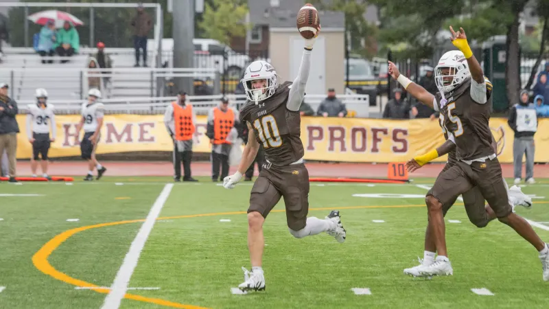 Rowan Football weathers the storm, shuts out Lycoming
