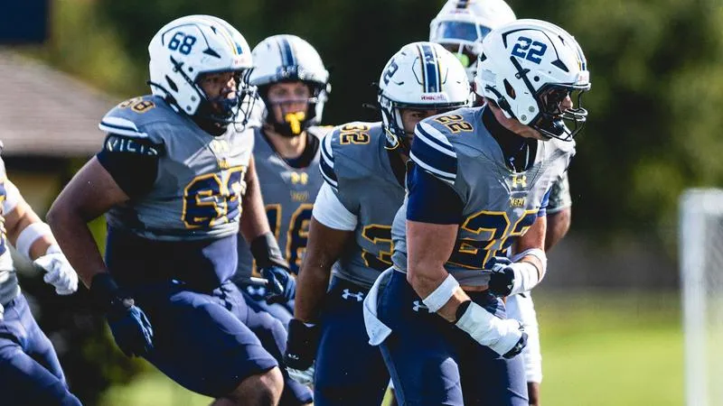 Football Hangs Tough With No. 13 Salisbury