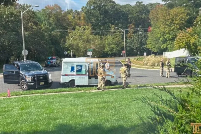 Jackson postal worker arrested on weapons charges