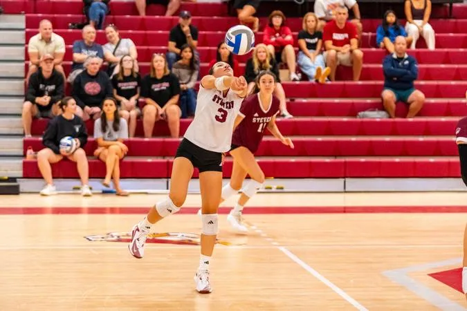 Women's Volleyball Blanks Arcadia 3-0; Stays Unbeaten in MAC Freedom