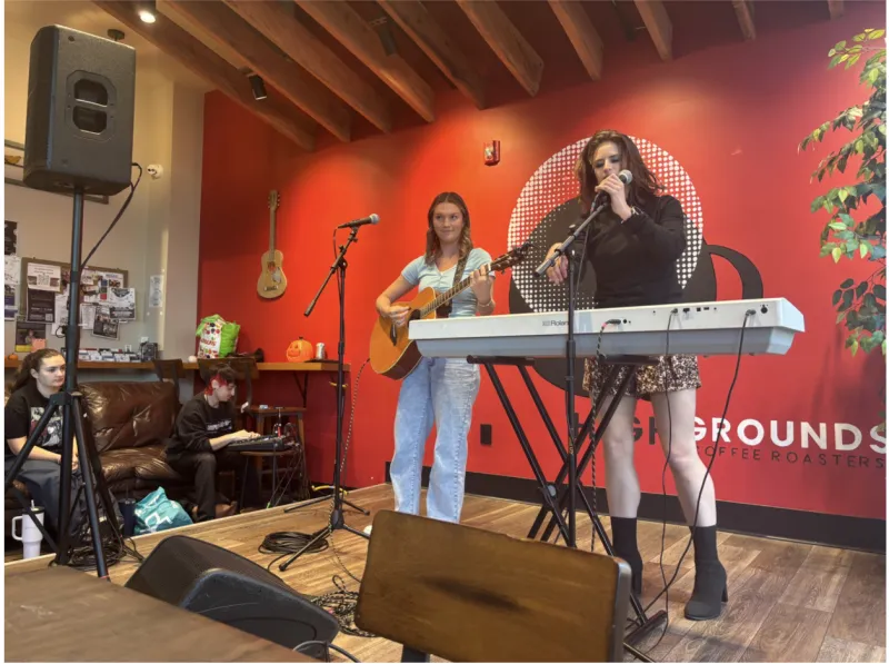 Red Oaks Records showcases independent artists Frankie White and Jessie Jake