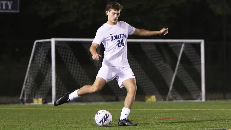 Men's Soccer Edged by Moravian