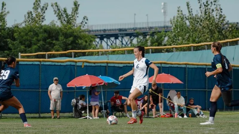 Itzin's Goal Unable To Put Peacocks Past Iona