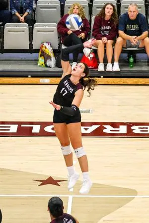 WOMEN'S VOLLEYBALL BATTLES BACK TO DEFEAT JOHN JAY, 3-1