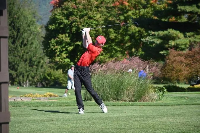 Men's Golf second at United East preview