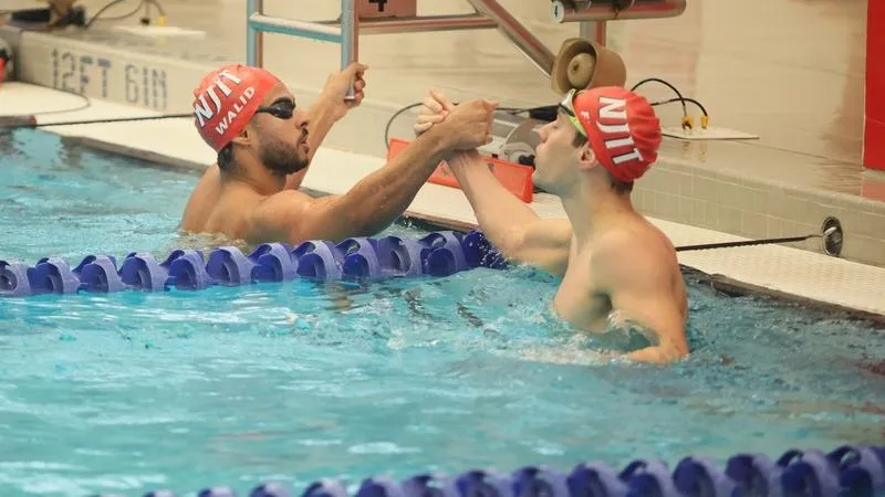 Highlanders Lead After Opening Session of NJIT Invitational Friday