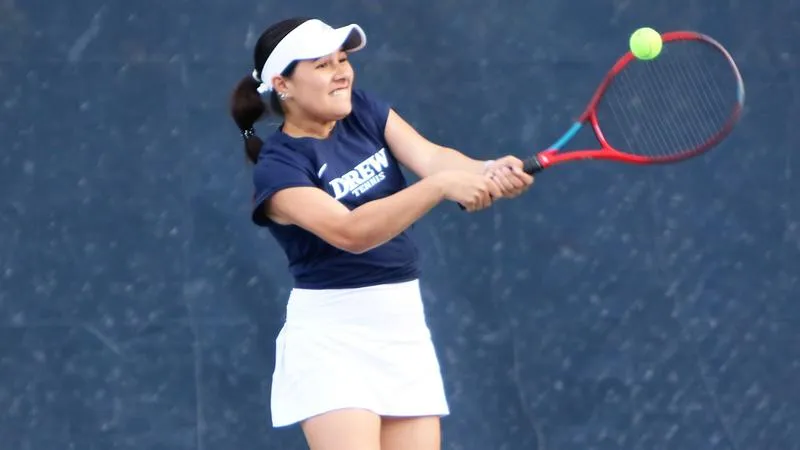 Women's Tennis Downs Ursinus in Fall Finale