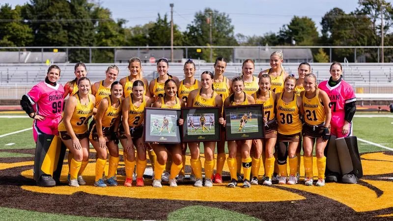 Seniors Pace #19 Field Hockey over William Paterson, 7-0, on Senior Day; Kowalczyk Scores Two Goals