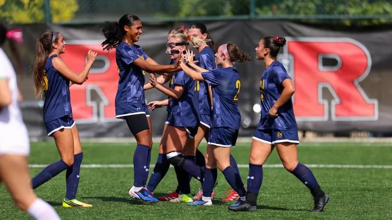 #10 Women's Soccer Stays Hot with 6-0 Win at Rutgers-Newark