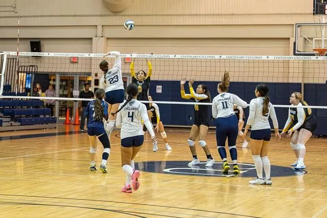 Skjonnemand Reaches 1,000 Career Kills as Bennett Breaks Single-Match Digs Record at New Paltz Tri-Match