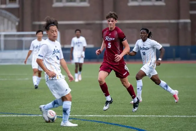 Men's Soccer Falls to Merrimack on the Road in Conference Play