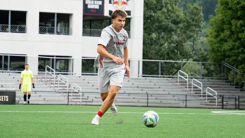 Men's Soccer Extends Unbeaten Streak to Nine; Edges Stockton 2-1