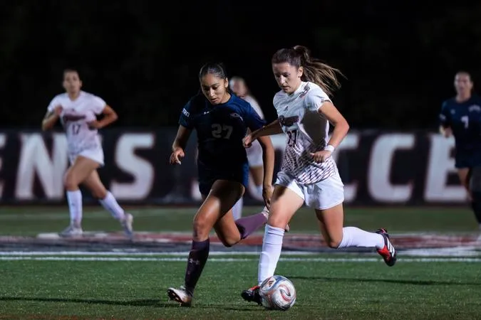 Six Goal Thriller in Jersey City Ends with 4-2 Win for Women's Soccer on the Road