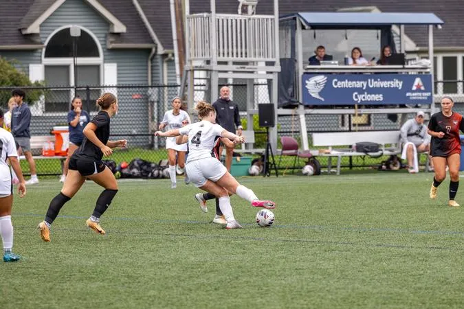 Cyclones Fall to Pratt in Conference Action