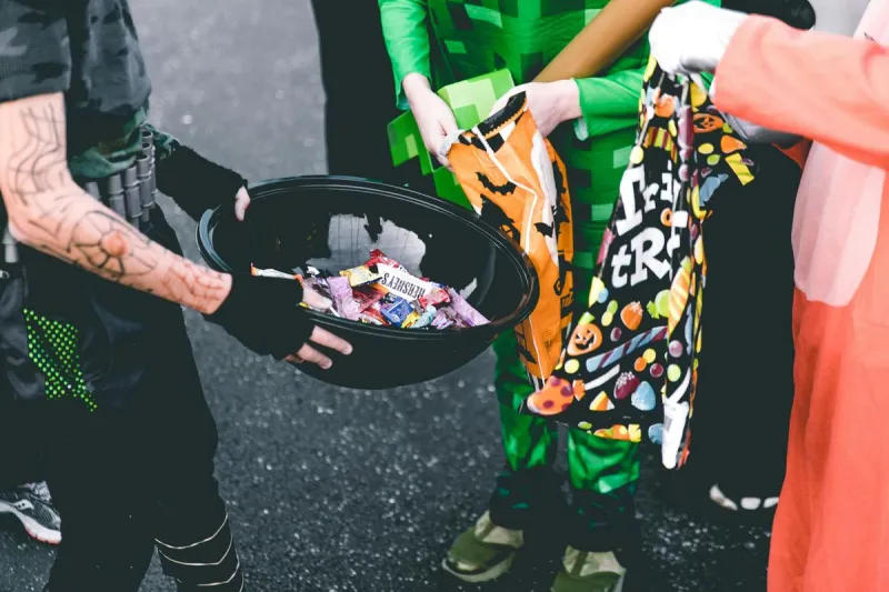 Best and worst Halloween candy choices for your child's teeth