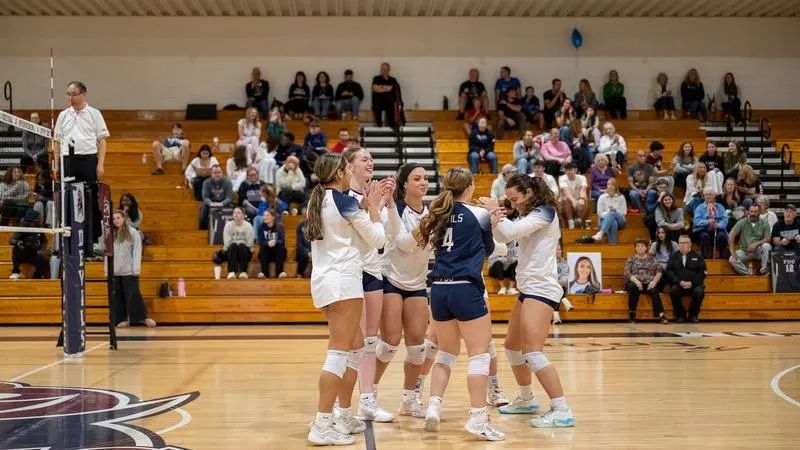 Volleyball Sweeps CCNY, Takes Down Rutgers-Newark in Five