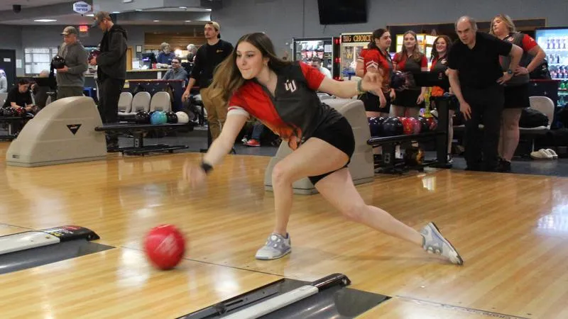 Bowling Wins Four of Five on Opening Day, Tarsio Top Individual at Golden Bear Invite