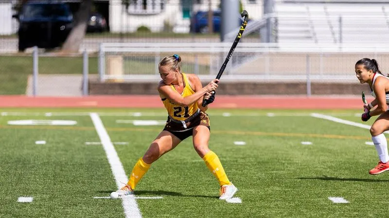 Kowalczyk Scores Two as #15 Field Hockey Wins 12th in a Row, with 4-0 Shutout of Montclair State