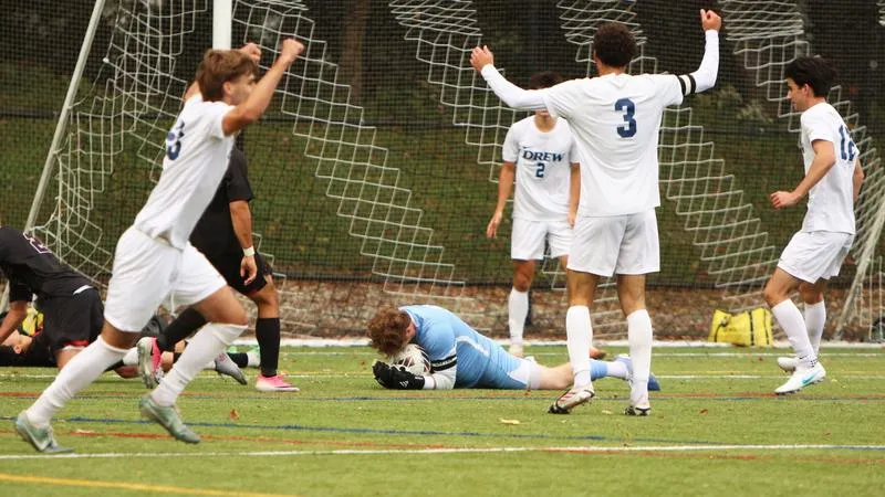 Men's Soccer Upsets No. 10 Catholic